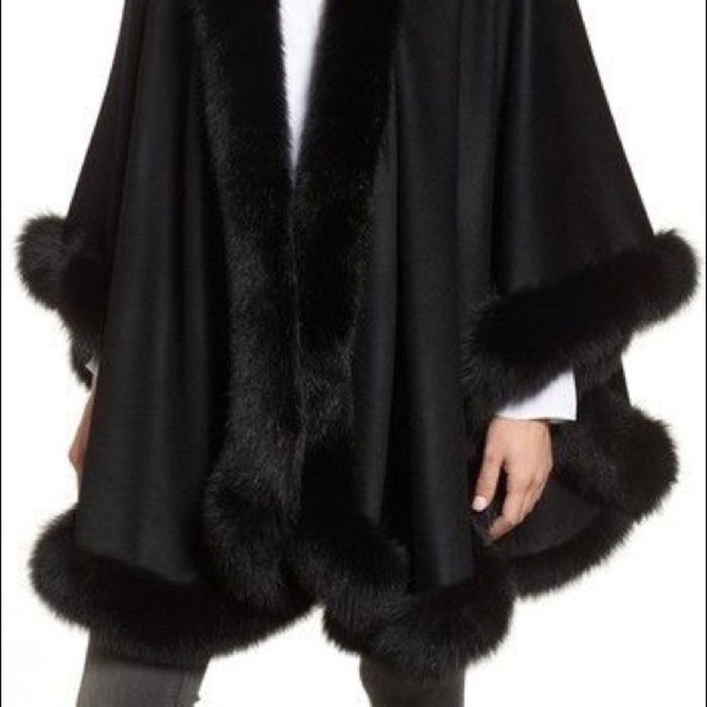 Cape w/ fur